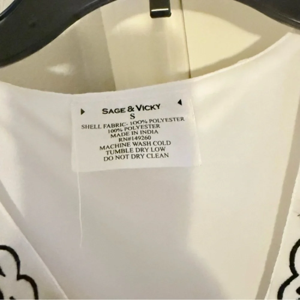 Sage & Vicky MAXI DRESS BLACK WHITE FLORAL EMBROIDERED Hippie Bohemian Sz M - Picture 5 of 8